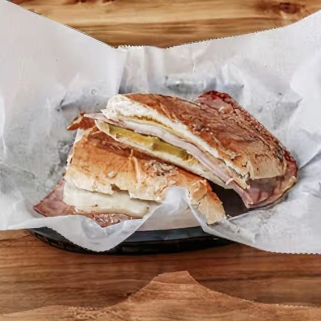 Nj Cubano Panini.